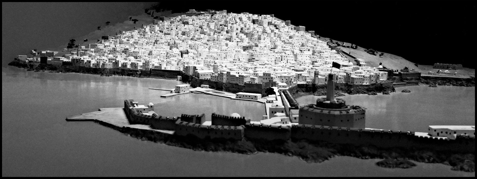 Panoramic photograph of Algiers from the bay